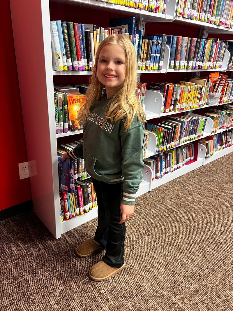 kid in library.jpg